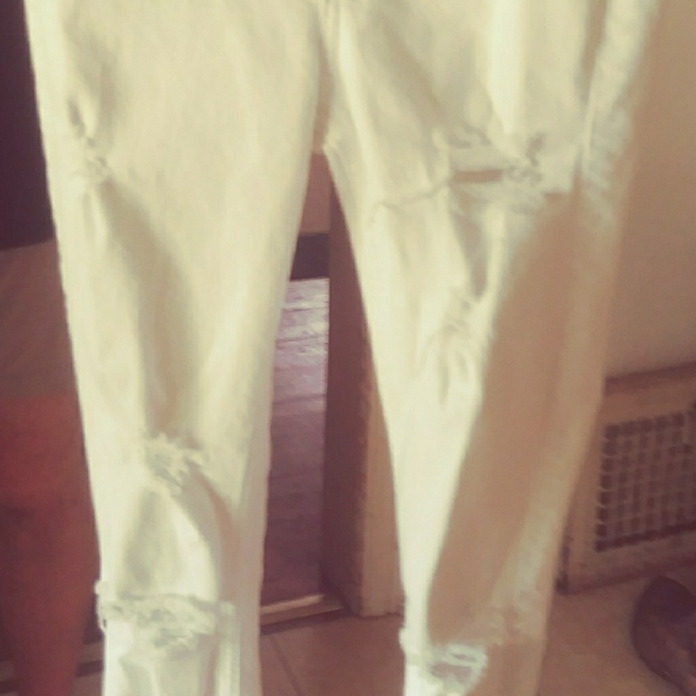 Tween Hollister white ripped jeans ( long )